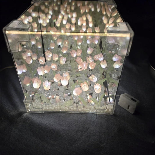 Tulip Cube Mirror Lamp